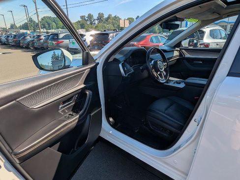 Used 2024 MAZDA CX-90 Plug-In Hybrid w/ Preferred AWD/4WD image 18