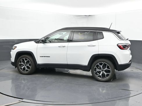 Used 2025 Jeep Compass Limited AWD/4WD image 9