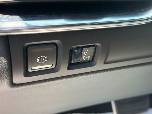 Used 2020 Cadillac XT4 Sport w/ Driver Awareness Package FWD image 10