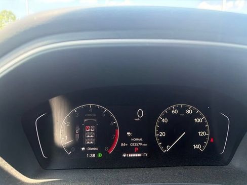 Used 2023 Honda Pilot LX image 10