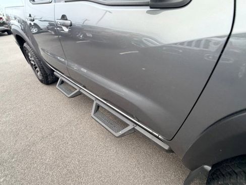 Used 2024 Nissan Frontier PRO-4X w/ Technology Package image 9