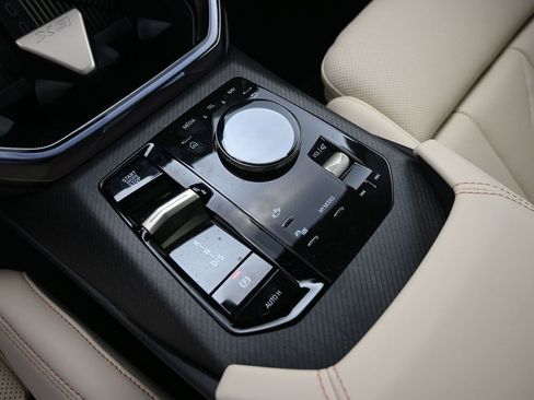 Used 2025 BMW X3 xDrive30i w/ Premium Package image 14