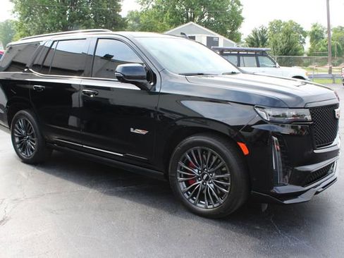 Used 2023 Cadillac Escalade V AWD/4WD image 17