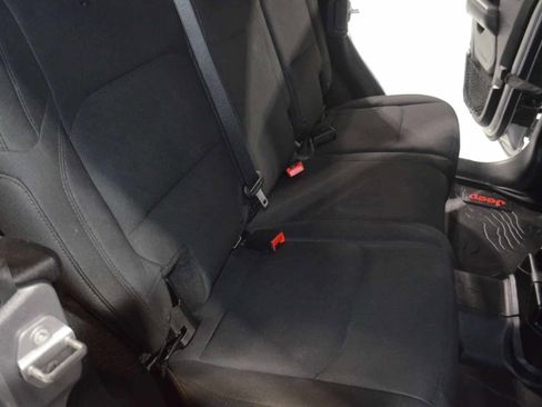 Used 2018 Jeep Wrangler Unlimited Sahara image 20