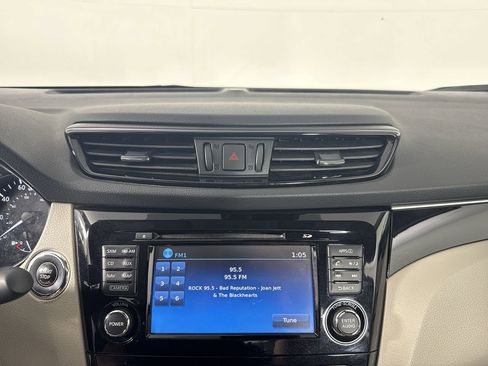 Used 2017 Nissan Rogue Sport SL w/ SL Premium Package AWD/4WD image 11