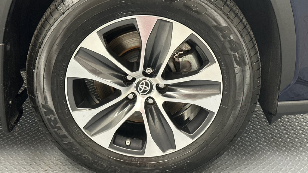Used 2022 Toyota Highlander XLE AWD/4WD image 21