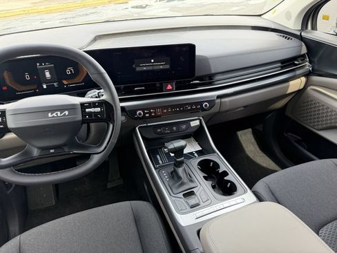 New 2027 Kia Carnival LX FWD image 19