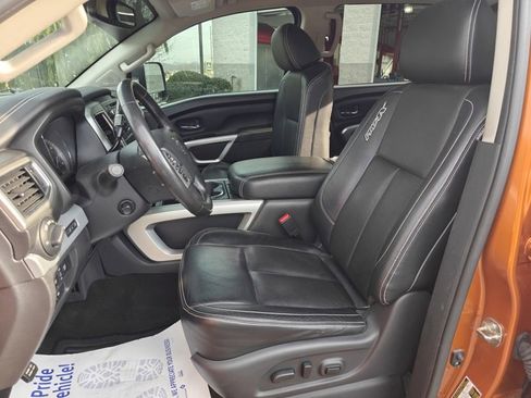 Used 2019 Nissan Titan PRO-4X w/ Pro-4x Convenience Package image 13