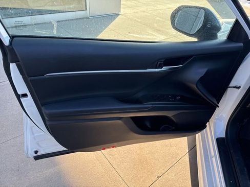Used 2023 Toyota Camry SE image 20