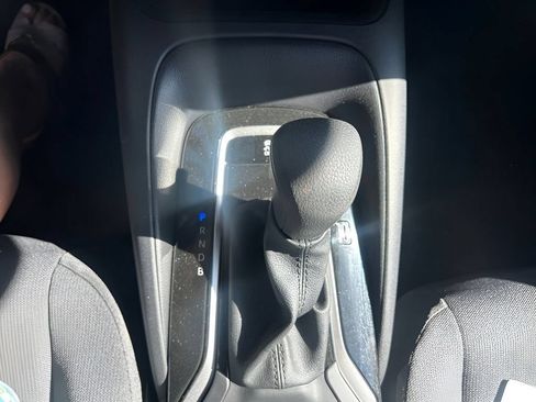 Used 2026 Toyota Corolla LE w/ Carpet Mat Package (TMS) FWD image 28