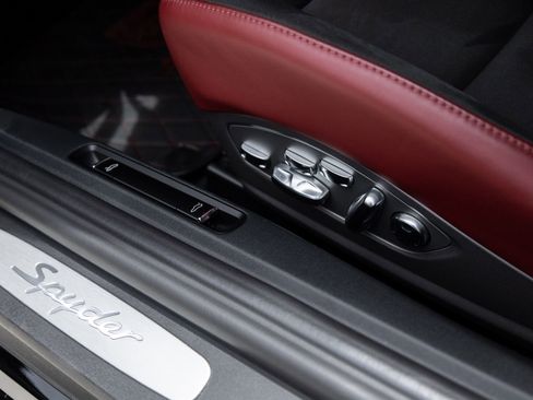 Certified 2021 Porsche 718 Boxster Spyder RWD image 22