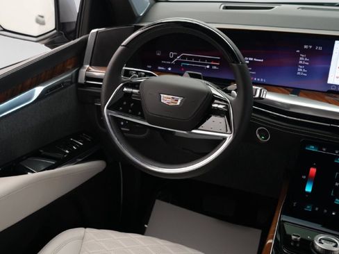 Used 2026 Cadillac Escalade Platinum Sport w/ LPO, ONYX Package AWD/4WD image 26
