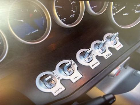 Used 2005 Ford GT RWD image 37