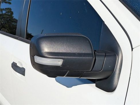 Used 2021 Nissan Titan PRO-4X w/ Pro-4x Convenience Package image 11