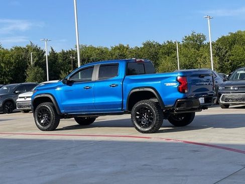 Used 2023 Chevrolet Colorado Trail Boss w/ Technology Package AWD/4WD image 4