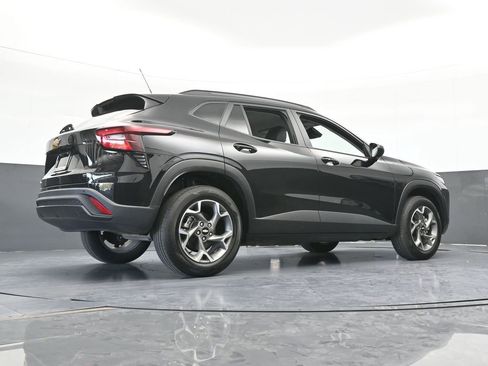 Used 2025 Chevrolet Trax LT w/ Driver Confidence Package image 55