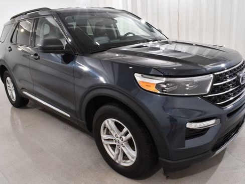 Used 2023 Ford Explorer XLT w/ Equipment Group 202A AWD/4WD image 5