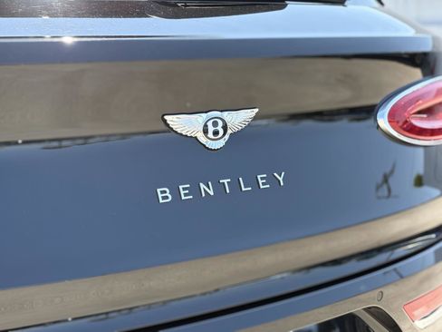 Used 2024 Bentley Bentayga image 7