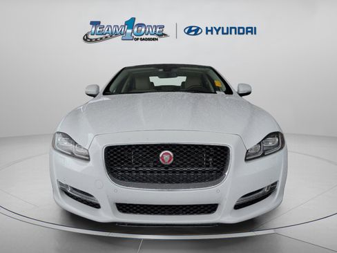 Used 2017 Jaguar XJ R-Sport image 2
