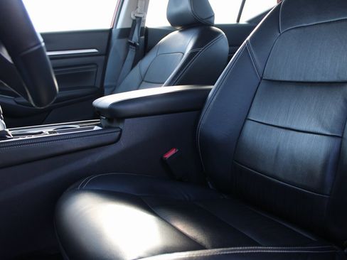 Used 2022 Nissan Altima 2.5 Platinum image 11