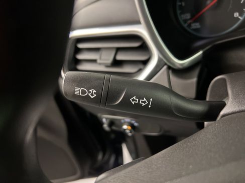 Used 2018 Chevrolet Equinox LT image 18