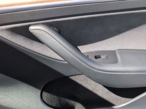 Used 2023 Tesla Model Y Long Range image 27