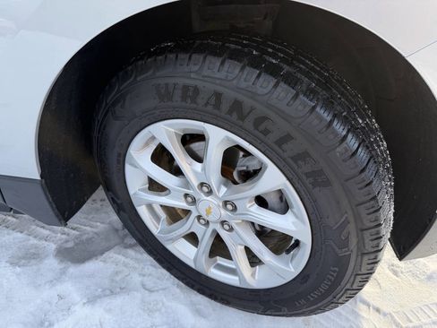 Used 2020 Chevrolet Equinox LS image 28