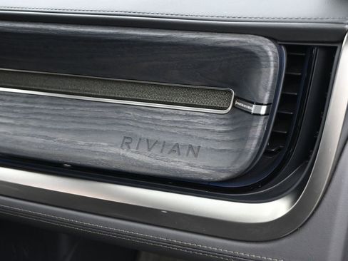 Used 2023 Rivian R1S Adventure image 33