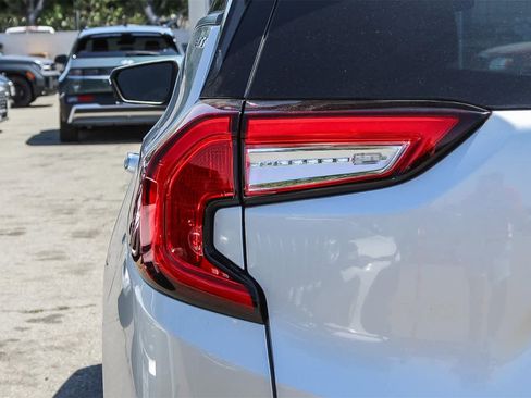 Used 2022 GMC Terrain SLT image 7