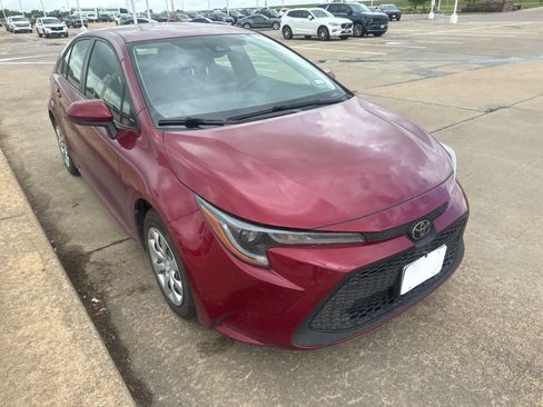 Used 2022 Toyota Corolla LE FWD image 4