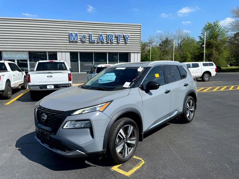 Used 2023 Nissan Rogue SL w/ SL Premium Package image 1