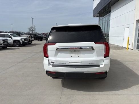 Used 2024 GMC Yukon SLT w/ SLT Luxury Package image 4