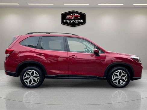 Used 2019 Subaru Forester Premium w/ All-Weather Package AWD/4WD image 6