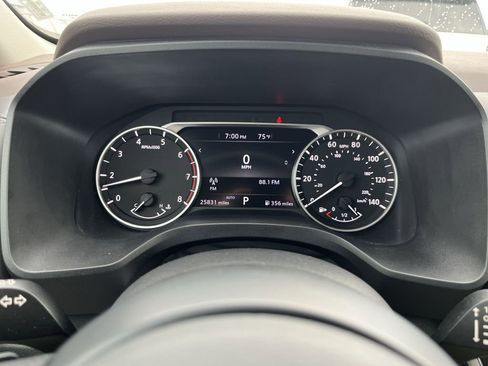 Used 2023 Nissan Rogue S AWD/4WD image 15