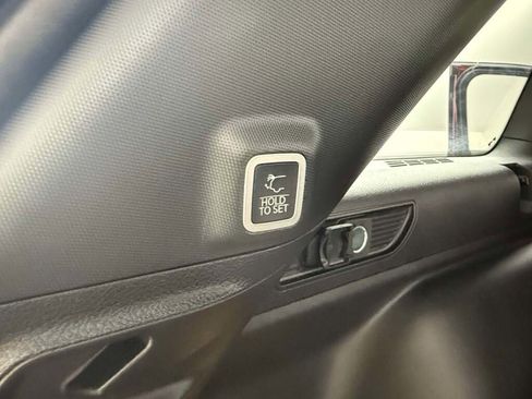 New 2025 Jeep Grand Cherokee Altitude image 24