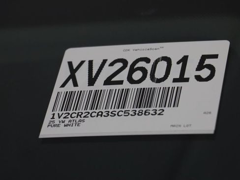 Used 2025 Volkswagen Atlas Peak Edition SE AWD/4WD image 23