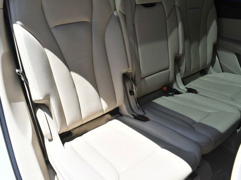 Used 2019 Audi Q7 3.0T Premium Plus w/ Premium Plus Package AWD/4WD image 29