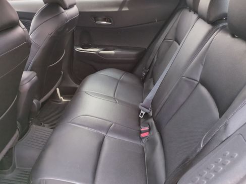 Used 2019 Toyota C-HR LE FWD image 18