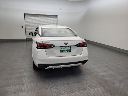 Used 2024 Nissan Versa SV FWD image 6