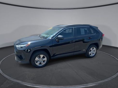 Used 2025 Toyota RAV4 LE AWD/4WD image 1