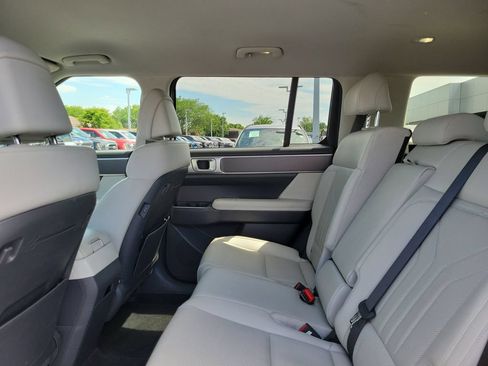Used 2025 Hyundai Santa Fe SEL AWD/4WD image 14