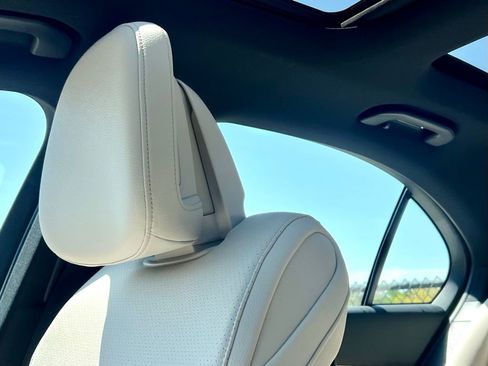 Used 2026 Mercedes-Benz C 300 4MATIC Sedan image 11