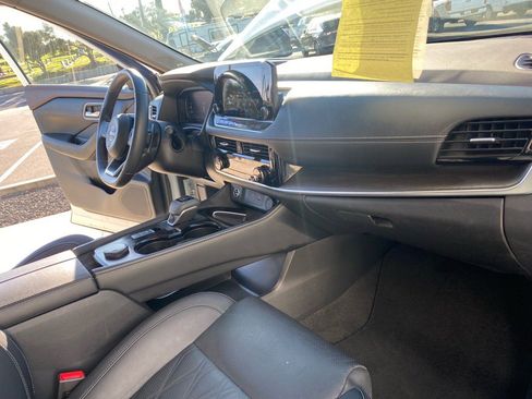 Used 2023 Nissan Rogue Platinum w/ Platinum Premium Package image 38