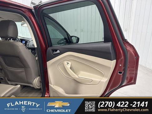 Used 2015 Ford Escape SE image 15