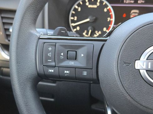 Used 2023 Nissan Rogue SV image 22