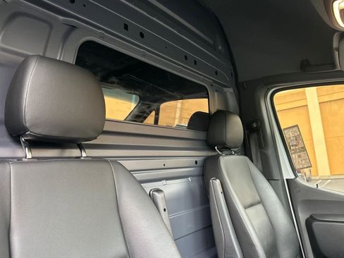 Used 2023 Mercedes-Benz Sprinter 2500 image 15