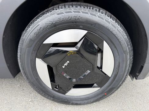 Used 2024 Kia EV9 Light Long Range RWD image 63