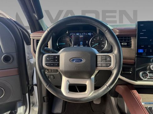 Used 2024 Ford Expedition Limited image 12