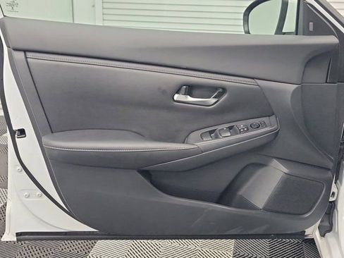 Certified 2023 Nissan Sentra SV FWD image 18