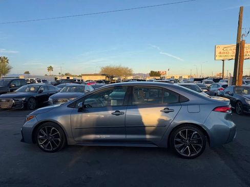 Used 2020 Toyota Corolla SE FWD image 2